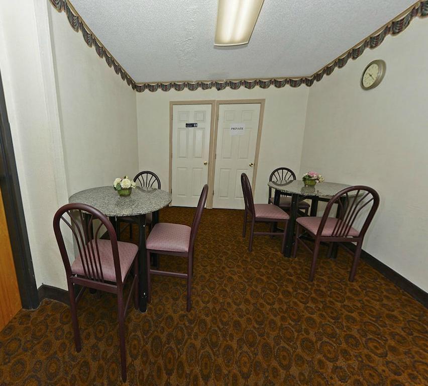 America'S Best Value Inn 斯泰茨维尔 外观 照片
